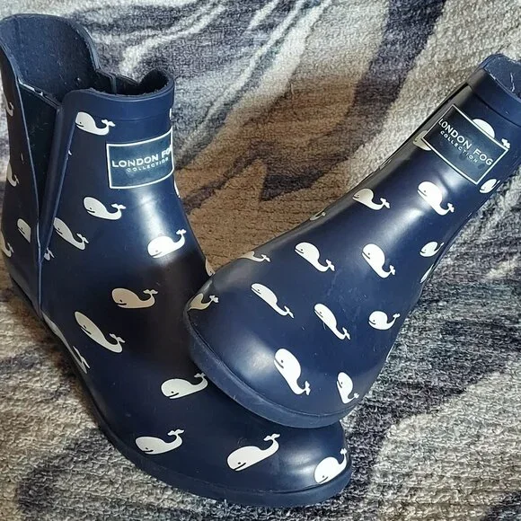 London Fog whale rain boots Size 10 - Picture 1 of 4